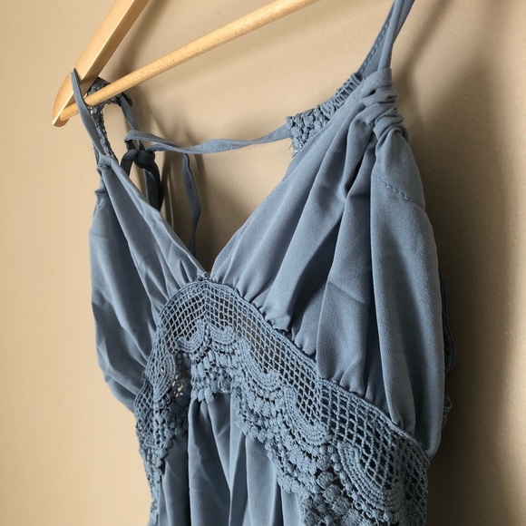 Inset Lace Halter Dress - Picture 4 of 8